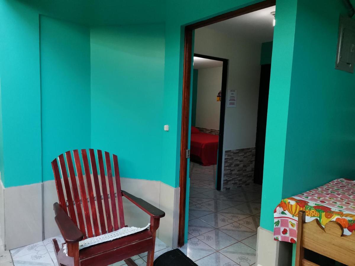 Cabinas Mitchaelle'S Puerto Viejo de Talamanca Exterior foto